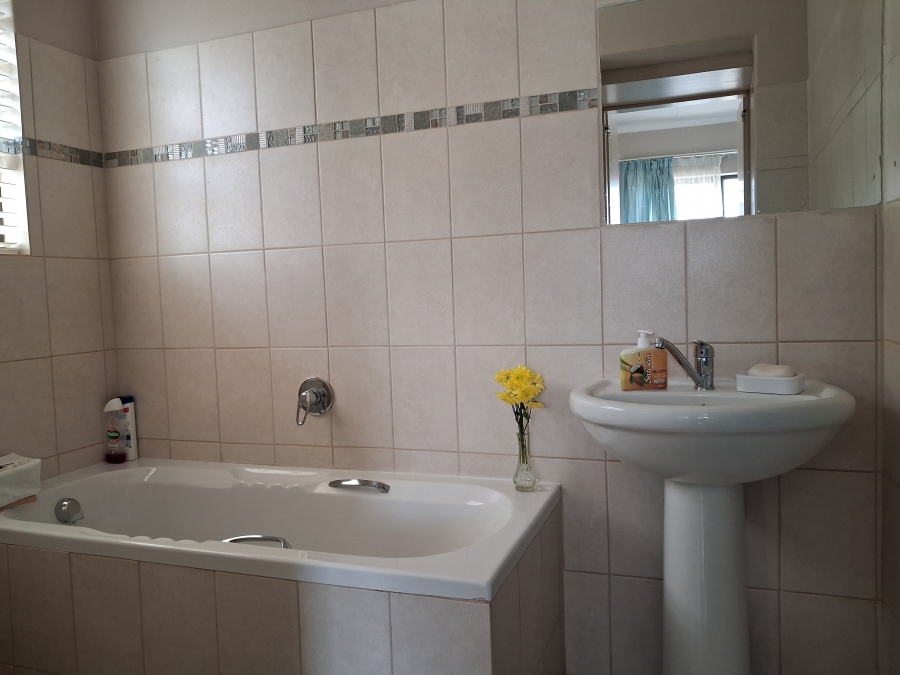 2 Bedroom Property for Sale in Bot River Avenues Western Cape